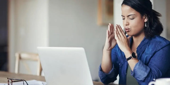 تکنیک تنفس با لب های غنچه ای برای کاهش استرس