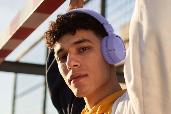 JBL از هدفونها، اسپیکرها و ایرباد تازه خود برای سال 2024 رونمایی کرد 28 1704728213 741 JBL از هدفونها، اسپیکرها و ایرباد تازه خود برای سال.webp