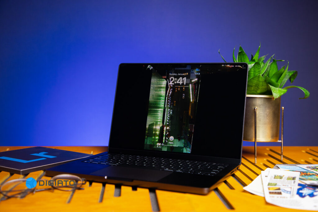 بازدید مکبوک پرو M3 Pro 10 نمایشگر مکبوک پرو M3 Pro