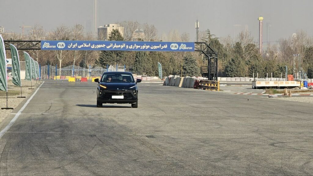 توانایی رانندگی با لاماری ایما هیبرید با قیمت ۲ میلیارد 10 پیست آزادی