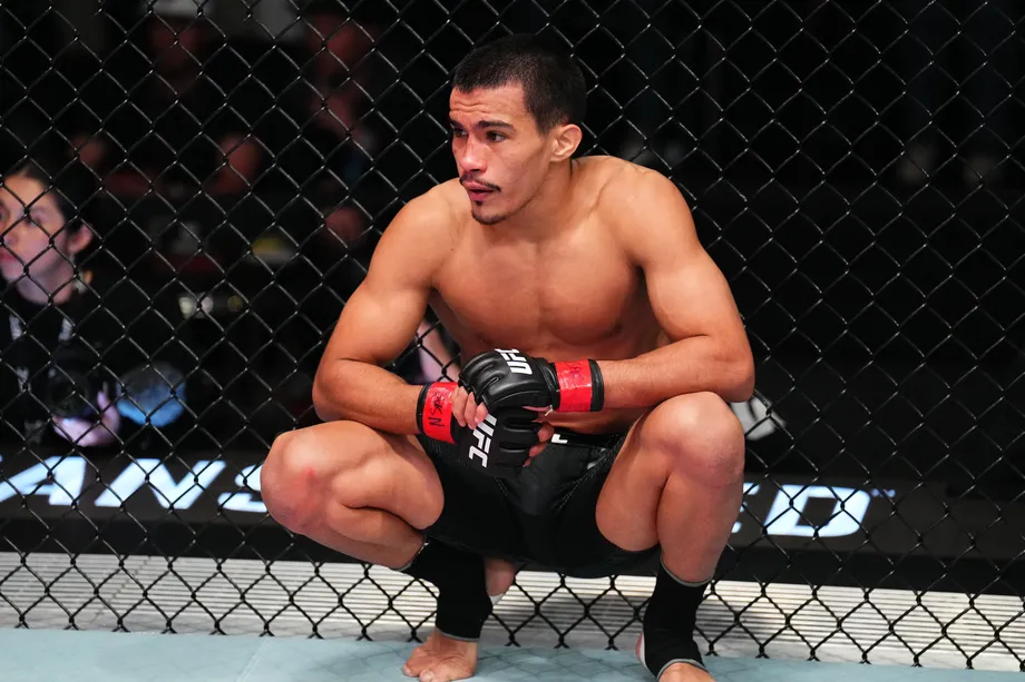 حذف مبارز برزیلی از UFC بعد از گاز گرفتن گوش حریف + ویدئو_آفتاب شرق 28 حذف مبارز برزیلی از UFC پس از گاز گرفتن گوش حریف + ویدئو