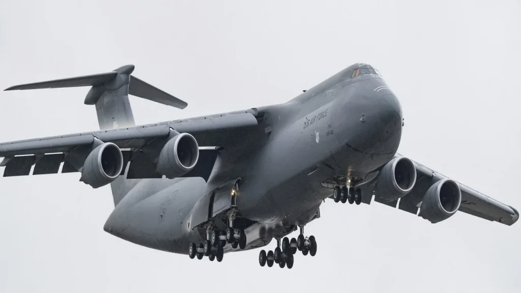 5 مسئله دلنشین در رابطه هواپیمای C-5M Super Galaxy 20 5 نکته جالب در مورد هواپیمای C-5M Super Galaxy