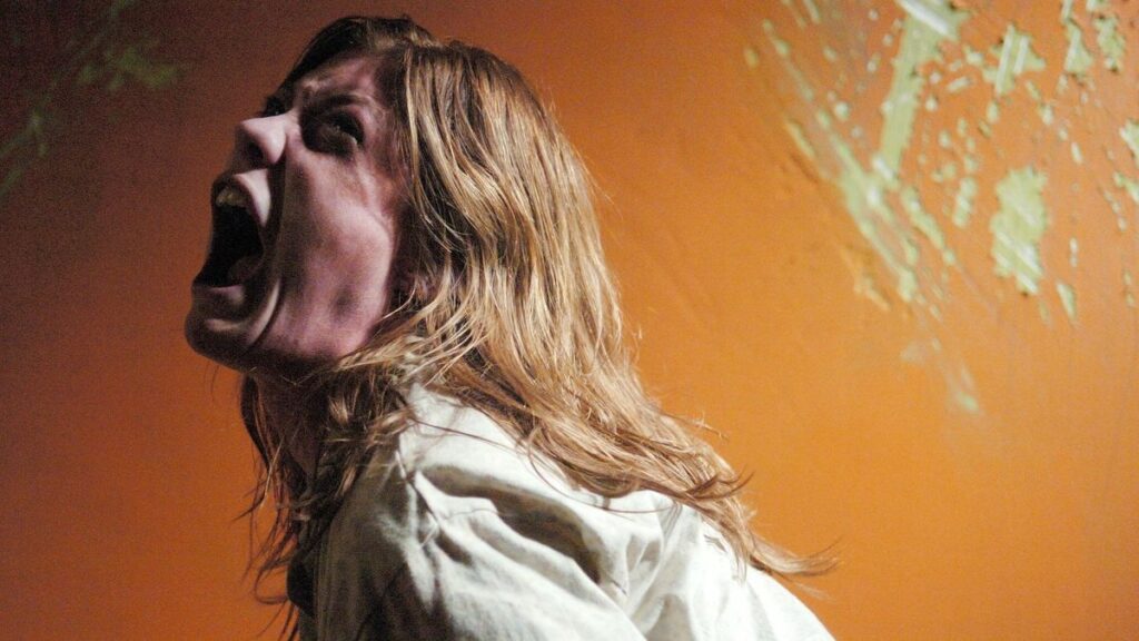 ۲۰ فیلم ترسناک که بر پایه داستان واقعی ساخته شدند_آفتاب شرق 99 The Exorcism of Emily Rose