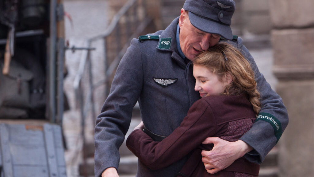 فیلم هایی که شما را برای خواندن کتاب ترغیب میکند_آفتاب شرق 29 The Book Thief