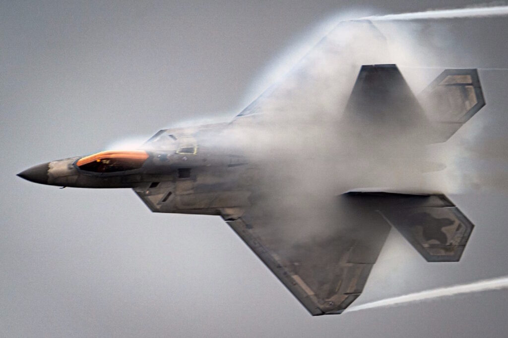 F-22 Raptor در برابر Su-57 Felon