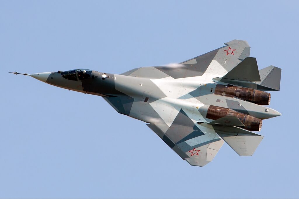 اف-22 آمریکایی بهتر است یا سو-57 روسی؟_آفتاب شرق 25 F-22 Raptor در برابر Su-57 Felon