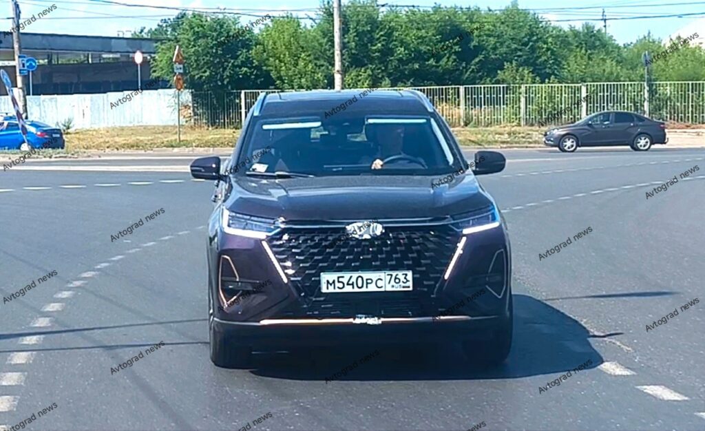 یک نسخه متفاوت از چری تیگو 8 مشاهده شد، احتمالا این همان Xcite X-Cross 8 باشد!_آفتاب شرق 4 Xcite X-Cross 8