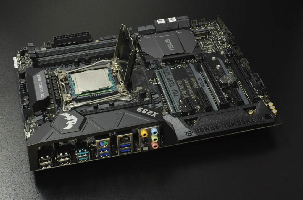 با بدترین CPUهای تاریخ آشنا شوید؛ از اینتل Core i9 تا AMD Phenom_آفتاب شرق 15 Core i7-7740X اینتل
