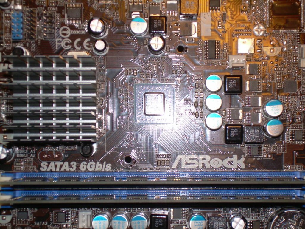 با بدترین CPUهای تاریخ آشنا شوید؛ از اینتل Core i9 تا AMD Phenom_آفتاب شرق 18 AMD E-240