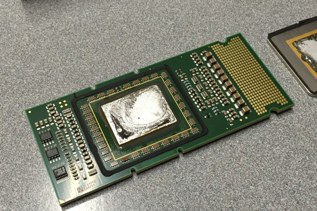 با بدترین CPUهای تاریخ آشنا شوید؛ از اینتل Core i9 تا AMD Phenom_آفتاب شرق 19 Itanium اینتل