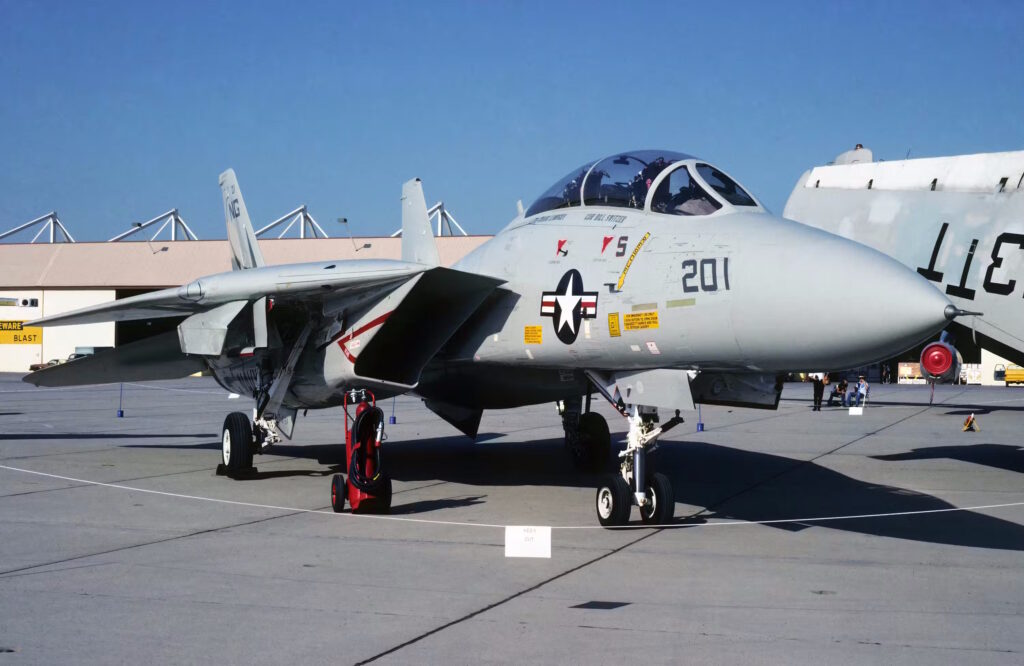 تاریخچه و مشخصات جنگنده آمریکایی F-14 Tomcat_آفتاب شرق 20 تاریخچه و مشخصات جنگنده آمریکایی F-14 Tomcat