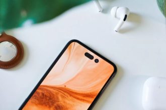 آیفون SE 4