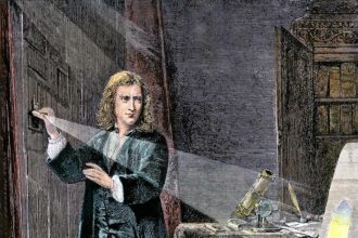 نیوتن مدرک کارشناسی ارشد خود را از کالج ترینیتی در دانشگاه کمبریج سال 1668 دریافت کرد و 33 سال دیگر در ترینیتی ماند.