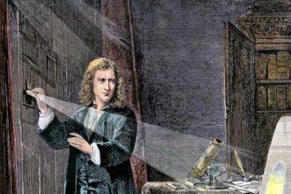 نیوتن مدرک کارشناسی ارشد خود را از کالج ترینیتی در دانشگاه کمبریج سال 1668 دریافت کرد و 33 سال دیگر در ترینیتی ماند.