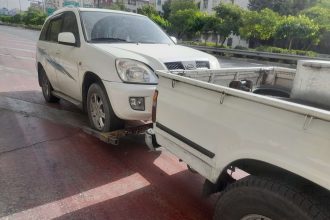 یدک کش های مجاز، فرشته نجات رانندگان در جاده های اصفهان