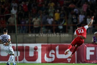 این شوت شماره ۱۰ پرسپولیس پاس گل شد (عکس)