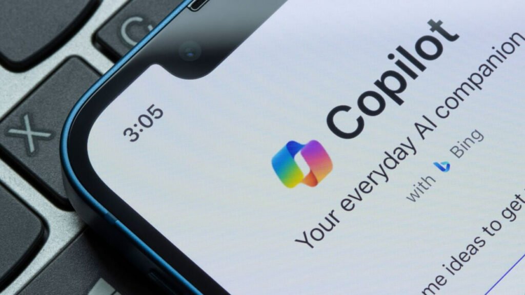 هوش مصنوعی کوپایلت (Microsoft Copilot) چیست؟ + راهنمای جامع_آفتاب شرق 26 اپلیکیشن کوپایلوت روی گوشی