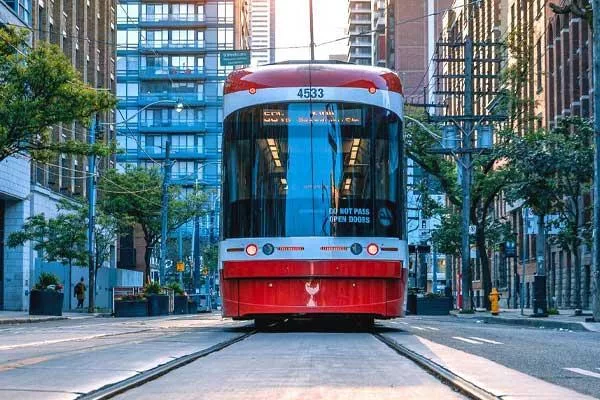 1730201280 431 زندگی در کانادا برای ایرانیان چطور است؟ چالش‌ها و راهکارها.webp