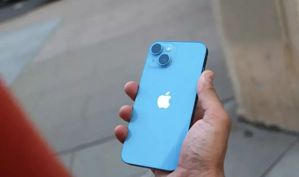 اپل با آیفون SE 4 به گمان زیادً مودم 5G خود را نیز معارفه خواهد کرد_آفتاب شرق 4 اپل با آیفون SE 4 به گمان زیادً مودم 5G.webp