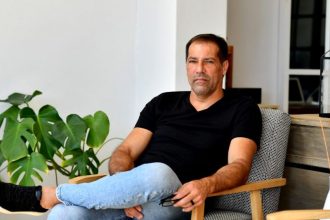 از موسی مانه تعجب می‌کنم!