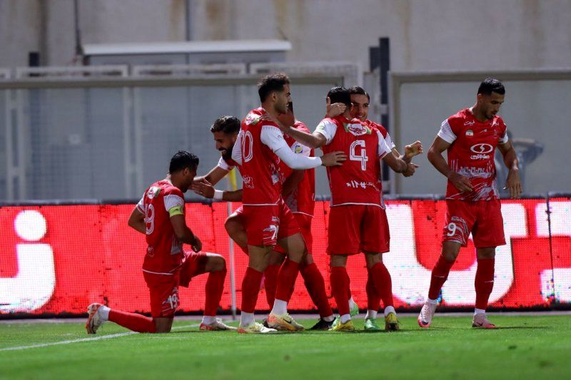 صدرنشینی پرسپولیس با دریبل زیدانی