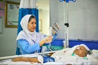 ورود مراکز غیرمجاز به خدمات مراقبت پرستاری از سالمندان