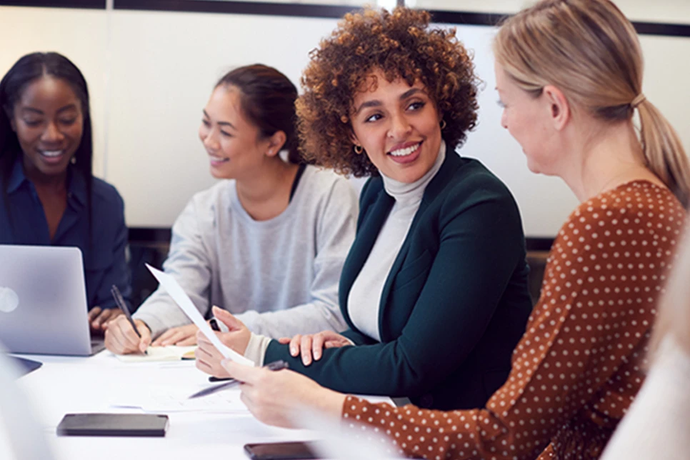 1734211288 940 آیا زن‌ها از مدیران زن بیزارند؟ ۶ نظر برای.webp