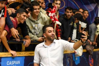 در تسخیر قهرمان و نایب قهرمان نیم‌فصل