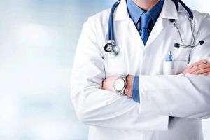 فرار دلاری با روپوش سفید