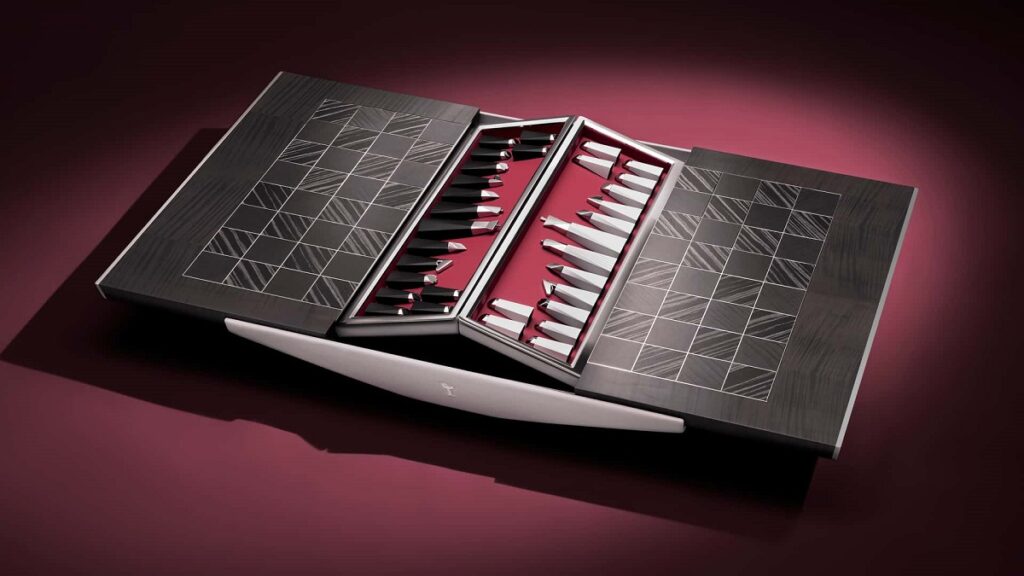 ست شطرنج رولزرویس با ظاهری همانند به ادیسه فضایی معارفه شد_آفتاب شرق 3 Rolls-Royce chess set unveiled with a Space Odyssey-like look