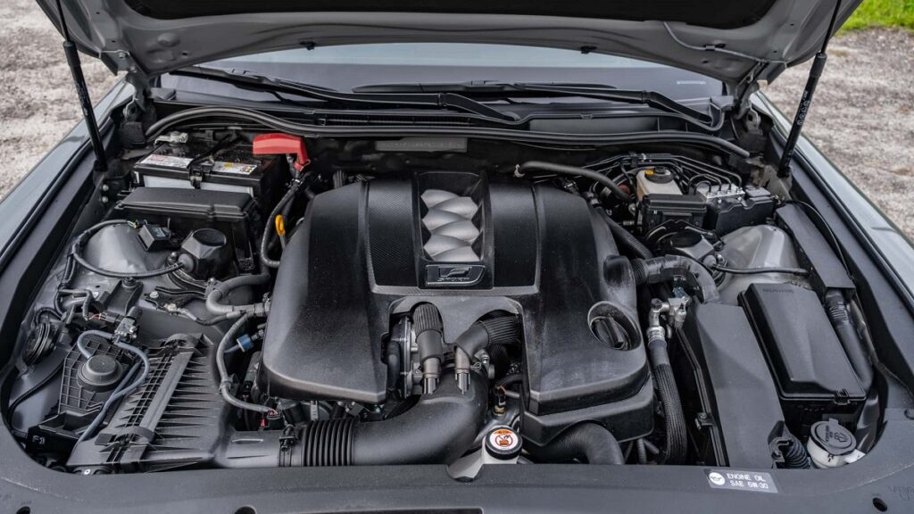 لکسوس IS500 آلتیمیت ادیشن با موتور V8 قوی معارفه شد_آفتاب شرق 6 موتور هشت سیلندر