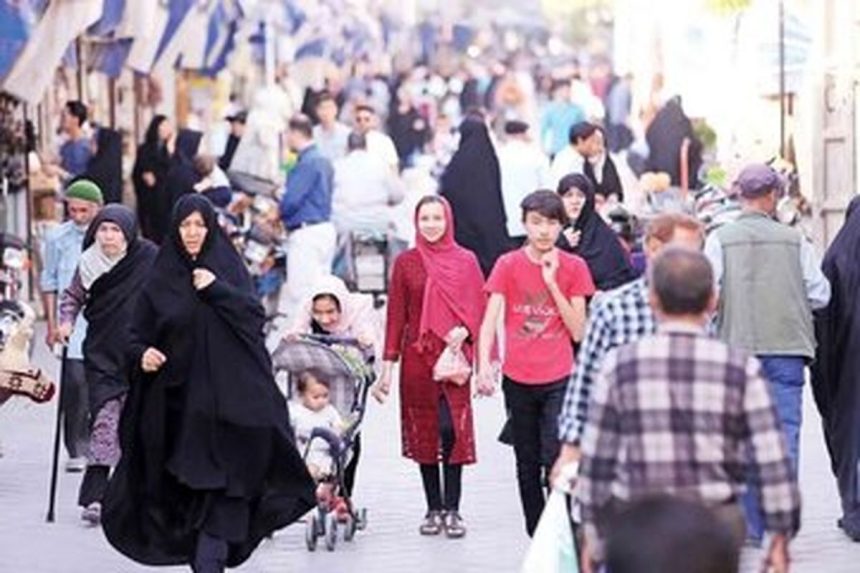 انتقاد تند روزنامه اصولگرا از حضور اتباع افغانستان در ایران