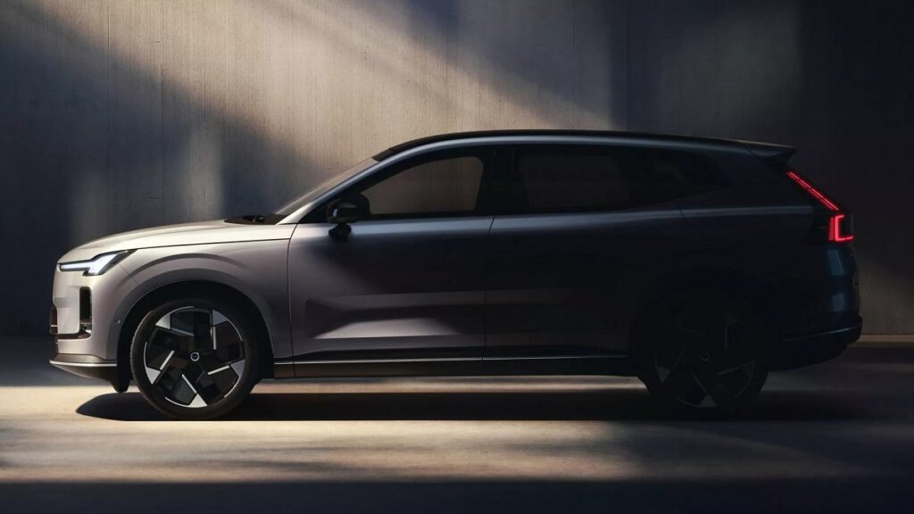 ولوو XC70 ساخت چین معارفه شد، کاندید تازه ورود به بازار ایران_آفتاب شرق 4 volvo