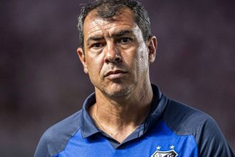 بمب خبری وسط تجمع آبی‌ها ترکید | هواداران معترض: «مربی بی‌غیرت نمی‌خوایم»