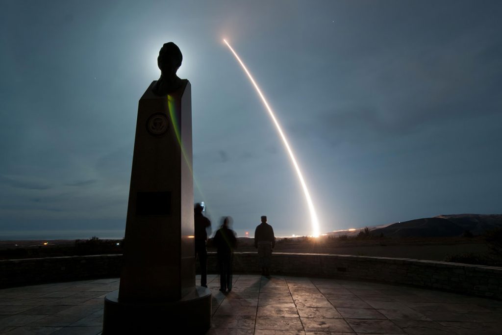 دوربردترین موشکهای حال حاضر جهان_آفتاب شرق 38 موشک آمریکایی Minuteman III