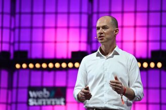 گوگل اولین داروهای تولیدشده با هوش مصنوعی را روی انسان آزمایش میکند_آفتاب شرق 5 آزمایشگاه هوش مصنوعی آلفابت برای کشف دارو