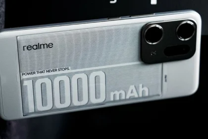 تلفنها به گمان زیادً در سال 2026 به باتری 10 هزار میلیآمپرساعتی میرسند_آفتاب شرق 16 افزایش چشمگیر ظرفیت باتری در گوشیهای هوشمند سال 2025