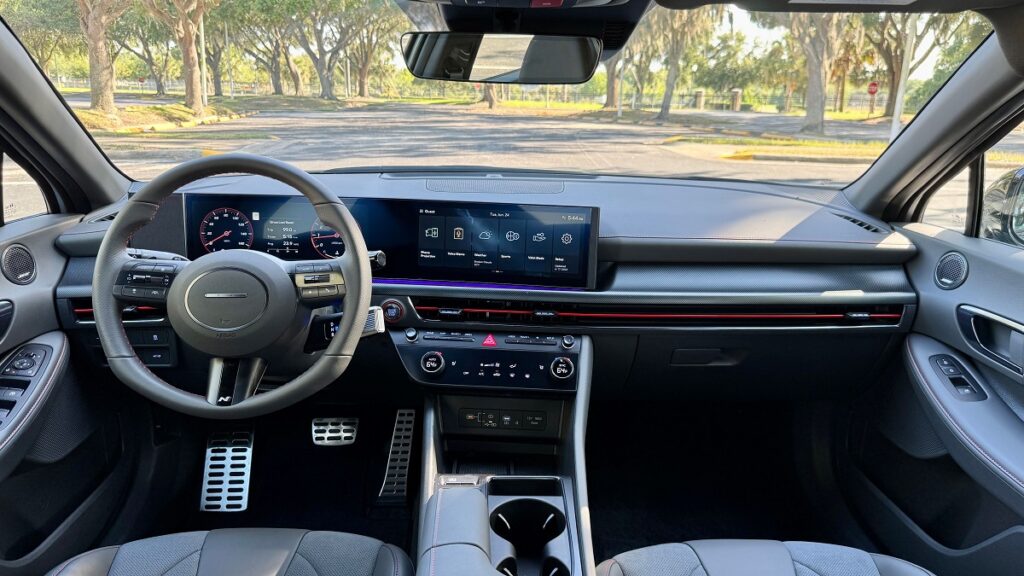 هیوندای سوناتا N Line نوع جدیدی از خودروهای عضلانی را به نمایش میگذارد_آفتاب شرق 6 هیوندای سوناتا N Line