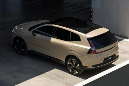 ولوو XC70 تازه با پیشرانه پلاگین هیبریدی معارفه شد_آفتاب شرق 12 ولوو XC70