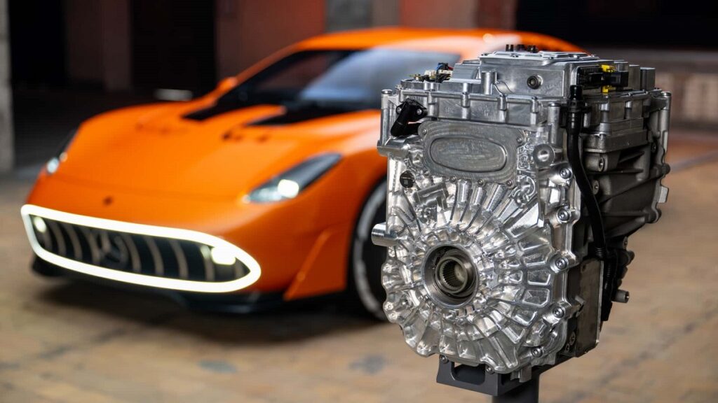 مرسدس AMG GT4 EV با ۱۳۰۰ اسببخار قوت، رقبایش را به چالش میکشد_آفتاب شرق 4 موتور برقی