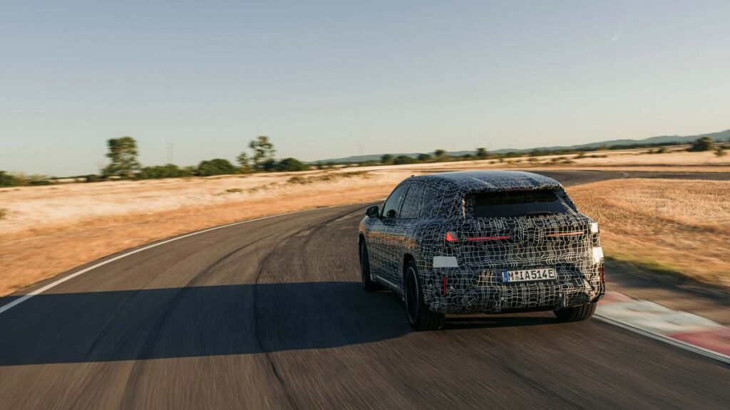 ۴۰ مدل تازه از خودروهای بی ام و نیو کلاس تا سال ۲۰۲۷ به بازار میآیند_آفتاب شرق 4 خودرو جدید با پوشش استتار