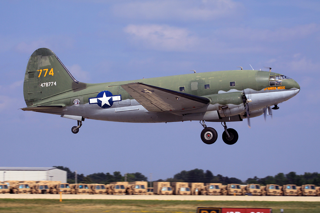 بمب افکن C-46 Commando