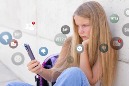 دیوان عالی آمریکا قانون ایالت میسیسیپی برای بازدید سن کاربران در شبکههای اجتماعی را قبول کرد_آفتاب شرق 18 شبکه های اجتماعی