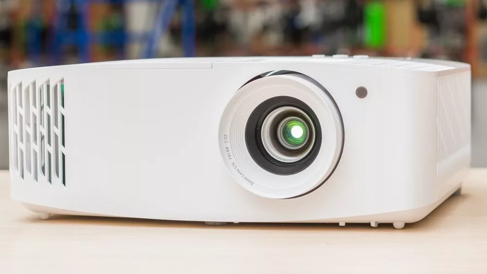 راهنمای خرید بهترین پروژکتور خانگی برای فیلم و بازی_آفتاب شرق 12 1755905920 923 راهنمای خرید بهترین پروژکتور خانگی برای فیلم و بازی آفتاب شرق.webp