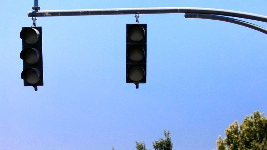 علت خاموشی چراغ های راهنمایی خیابان های تهران/ ویدئو_آفتاب شرق 1 دلیل خاموشی چراغ های راهنمایی خیابان های تهران/ ویدئو