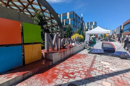 مایکروسافت دو کارمند دیگر خود را به علت حمایتاز فلسطین اخراج کرد_آفتاب شرق 12 اخراج کارمندان مایکروسافت حامی فلسطین