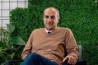 افتاب شرق - «جشنواره هنرهای تجسمی جوانان» باید از رویدادی که یکبار در سال برگزار میشود به «پلتفرمی مستمر» برای شراکت جوانان تحول هویت اشکار کند!_آفتاب شرق 8 «جشنواره هنرهای تجسمی جوانان» باید از رویدادی که یکبار در سال برگزار میشود به «پلتفرمی مستمر» برای مشارکت جوانان تغییر هویت پیدا کند!