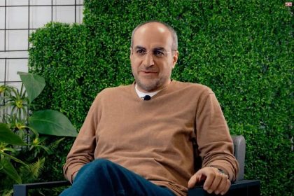 افتاب شرق - «جشنواره هنرهای تجسمی جوانان» باید از رویدادی که یکبار در سال برگزار میشود به «پلتفرمی مستمر» برای شراکت جوانان تحول هویت اشکار کند!_آفتاب شرق 10 «جشنواره هنرهای تجسمی جوانان» باید از رویدادی که یکبار در سال برگزار میشود به «پلتفرمی مستمر» برای مشارکت جوانان تغییر هویت پیدا کند!