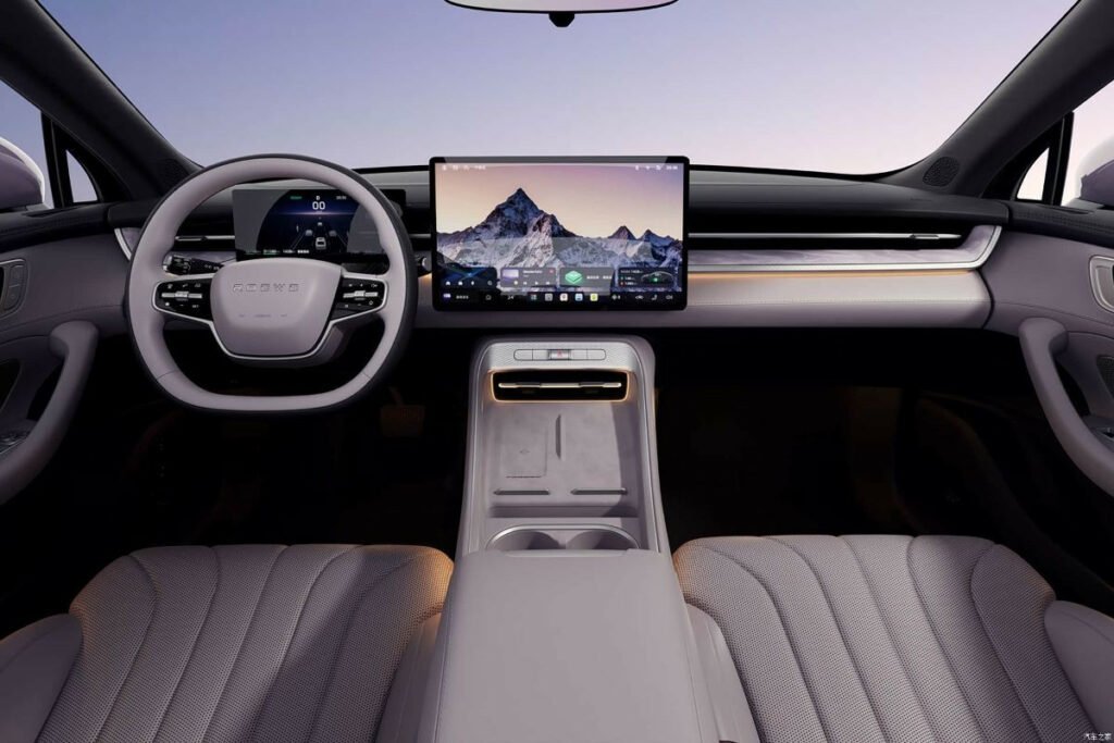 سدان هیبریدی رووی M7 در چین رونمایی شد؛ اثری اقتصادی از طراح اسبق رولزرویس_آفتاب شرق 4 سایک موتورز