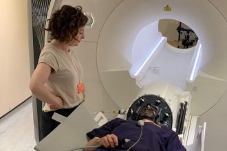 کلاه فراصوت برای تحریک مغز